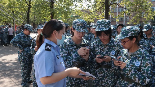 cd7c2d37bfa84be9bf57b7e981d79c51.jpg