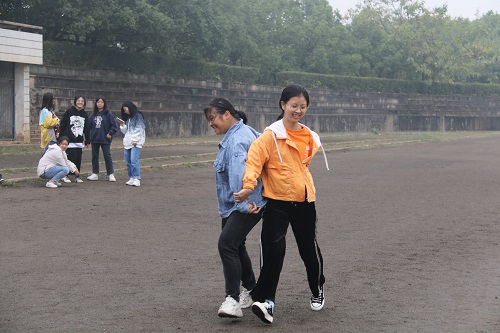 64ad713b0cfc4b27844043485a709195.jpg