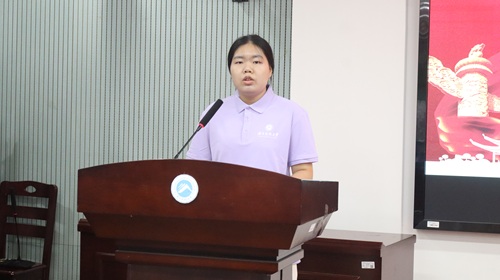 科研组组长张心缘发言.jpg